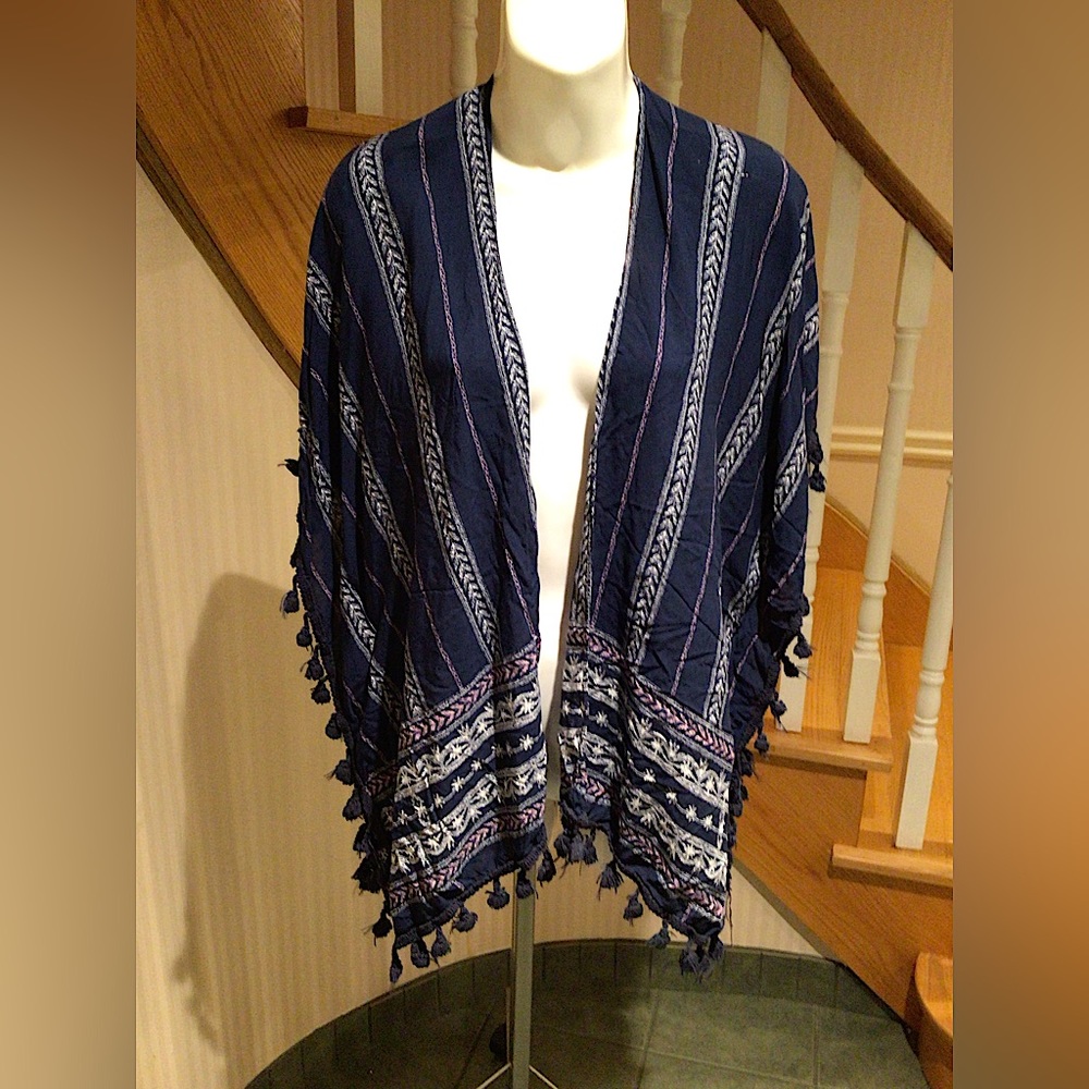 🛍3 for $30🛍Boho poncho open with arm hole sleeve and  tassel trim